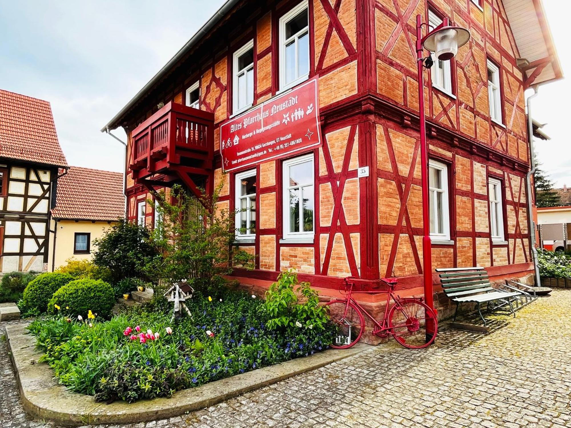 Hotel Altes Pfarrhaus Neustädt Neustadt  Exterior foto